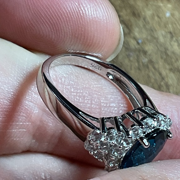 London Blue Topaz .925 Silver Ring - Picture 5 of 6